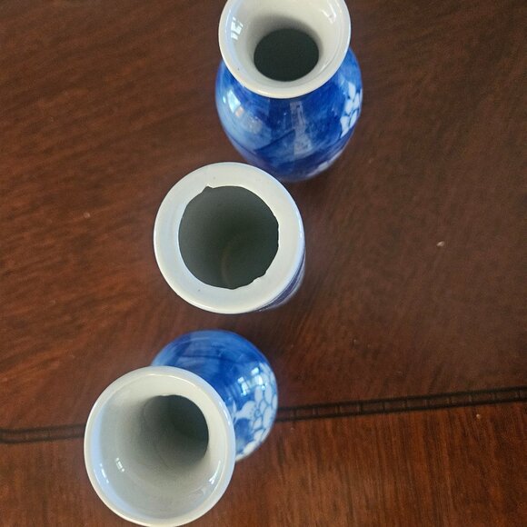 3 Mini Vases - Picture 2 of 3